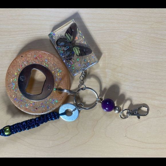 Bottle opener keychain - Picture 14 of 17